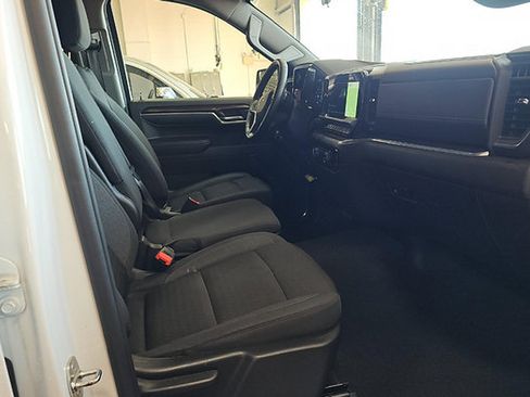 Used 2023 Chevrolet Silverado 1500 LT AWD/4WD image 15