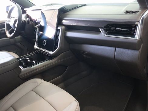 New 2026 GMC Yukon Elevation image 8