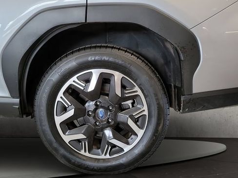 Used 2025 Subaru Forester Premium AWD/4WD image 33