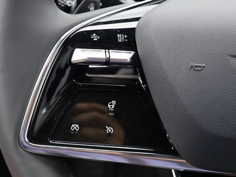 New 2025 Cadillac Lyriq Luxury image 21