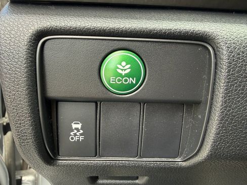 Used 2017 Honda Accord Sport image 14