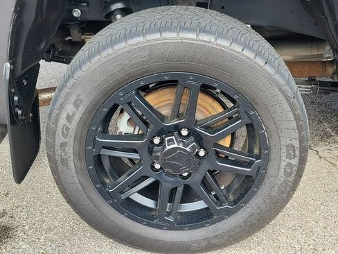 Used 2020 Toyota Tundra SR5 w/ SR5 Leather Package AWD/4WD image 9