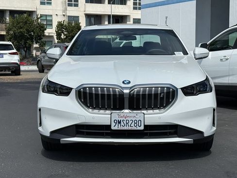 Used 2024 BMW i5 eDrive40i w/ Premium Package RWD image 4