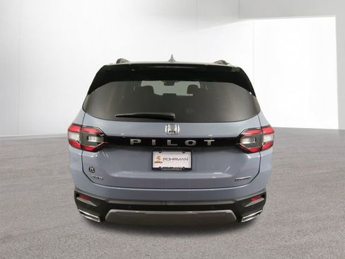 New 2026 Honda Pilot Touring image 14