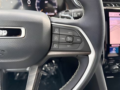 New 2025 Jeep Grand Cherokee Limited image 33