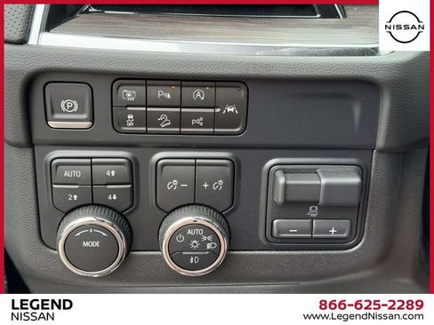 Used 2025 Chevrolet Suburban Premier AWD/4WD image 26