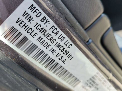 Used 2021 Jeep Grand Cherokee Laredo X RWD image 35