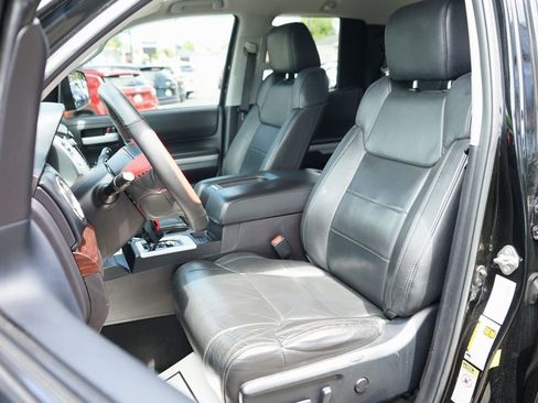 Used 2016 Toyota Tundra Limited w/ Limited Premium Package AWD/4WD image 2