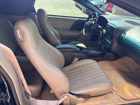 Used 2002 Chevrolet Camaro Z28 w/ SS Performance/Appearance Pkg RWD image 19