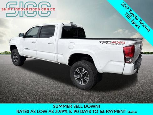 Used 2017 Toyota Tacoma TRD Sport AWD/4WD image 4