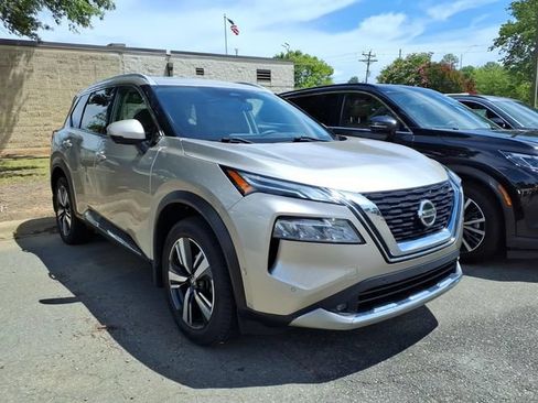 Used 2021 Nissan Rogue Platinum FWD image 4