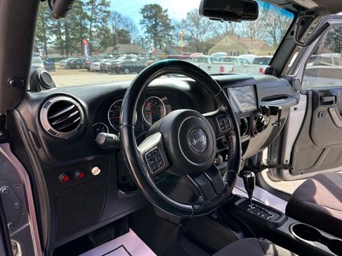 Used 2013 Jeep Wrangler Unlimited Sport image 17