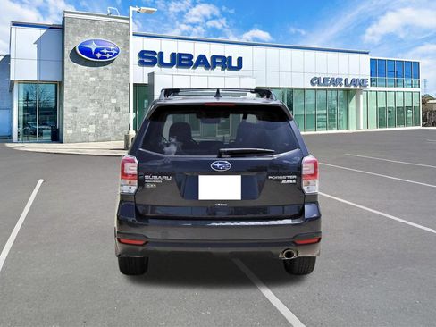 Used 2017 Subaru Forester 2.5i Touring AWD/4WD image 5