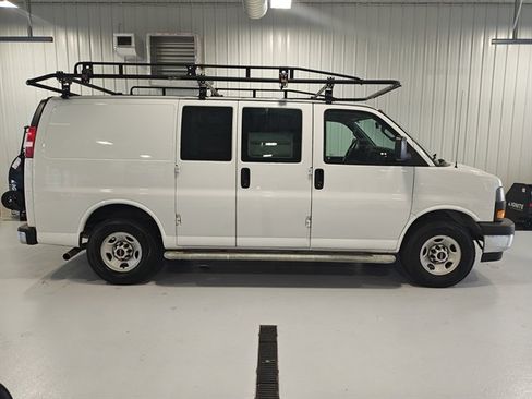 Used 2020 GMC Savana 2500 w/ Driver Convenience Package image 2