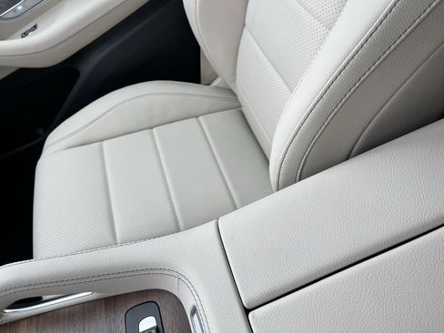 Certified 2025 Mercedes-Benz GLS 450 4MATIC image 51