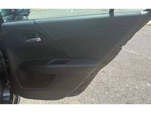 Used 2015 Honda Accord EX-L image 38