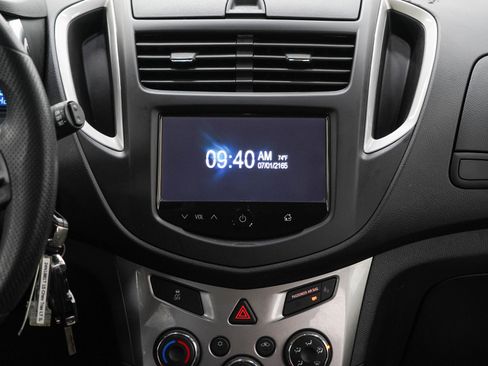 Used 2015 Chevrolet Trax LT FWD image 16