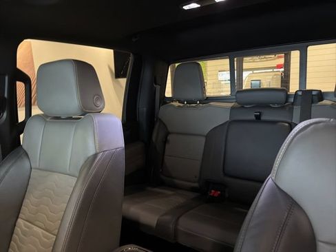 Used 2025 Chevrolet Silverado 2500 ZR2 w/ Technology Package AWD/4WD image 16