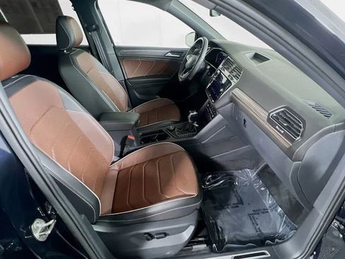 Used 2024 Volkswagen Tiguan SEL R-Line image 31