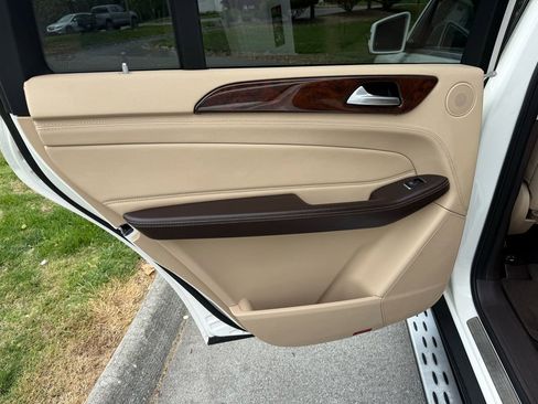 Used 2019 Mercedes-Benz GLS 450 4MATIC w/ Premium 1 Package image 32