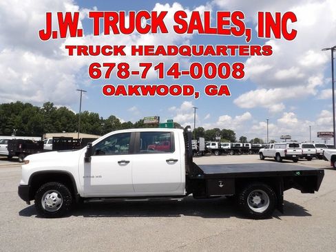 Used 2024 Chevrolet Silverado 3500 W/T w/ Snow Plow Prep Package AWD/4WD image 2