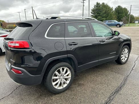 Used 2017 Jeep Cherokee Limited AWD/4WD image 4