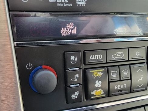 Used 2014 Cadillac Escalade ESV Platinum image 41