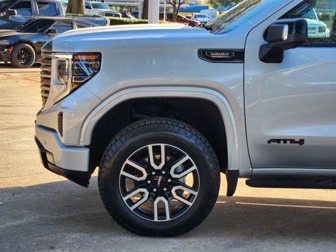 Used 2022 GMC Sierra 1500 AT4 w/ AT4 Premium Package image 15