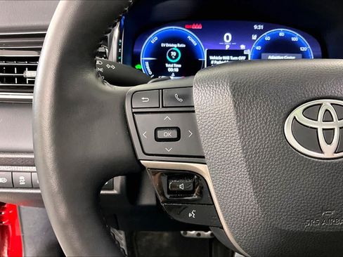 Used 2025 Toyota Camry XSE FWD image 23