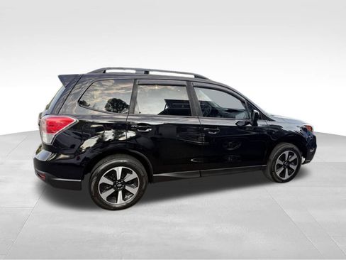 Used 2017 Subaru Forester 2.5i Premium w/ All-Weather Package AWD/4WD image 5