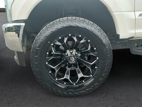 Used 2018 Ford F250 Lariat w/ Lariat Ultimate Package AWD/4WD image 13
