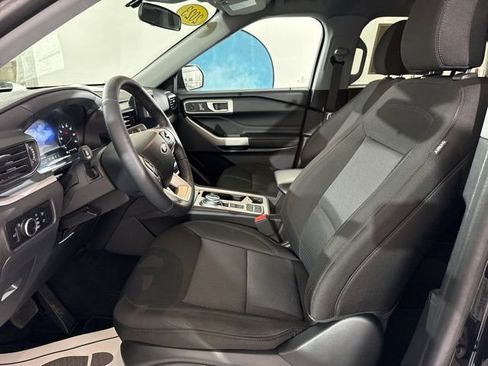 Used 2023 Ford Explorer XLT RWD image 18