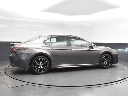 Used 2023 Toyota Camry SE image 8