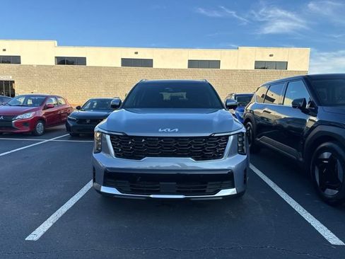 Used 2024 Kia Sorento S w/ Panoramic Sunroof Package FWD image 8
