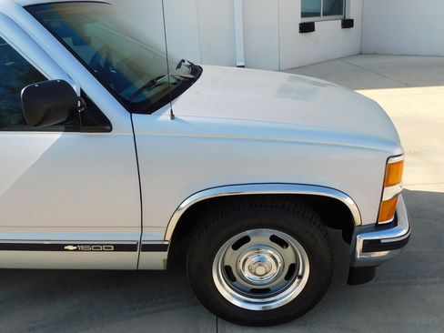 Used 1993 Chevrolet Silverado 1500 2WD Regular Cab image 34