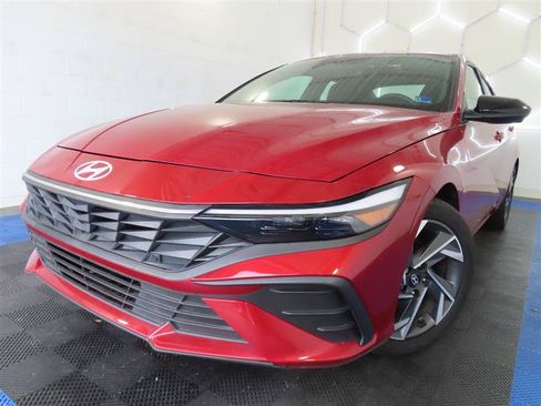 Used 2025 Hyundai Elantra Sport FWD image 1