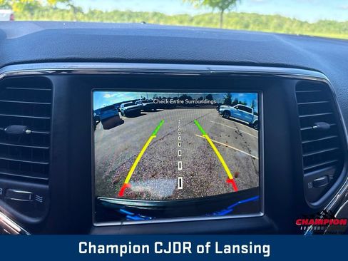 Used 2018 Jeep Grand Cherokee Trailhawk AWD/4WD image 27