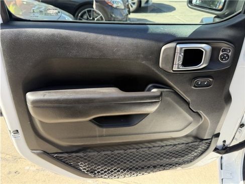 Used 2020 Jeep Wrangler Sport AWD/4WD image 17