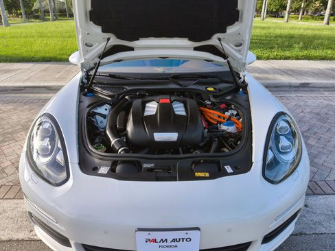 Used 2015 Porsche Panamera S RWD image 44