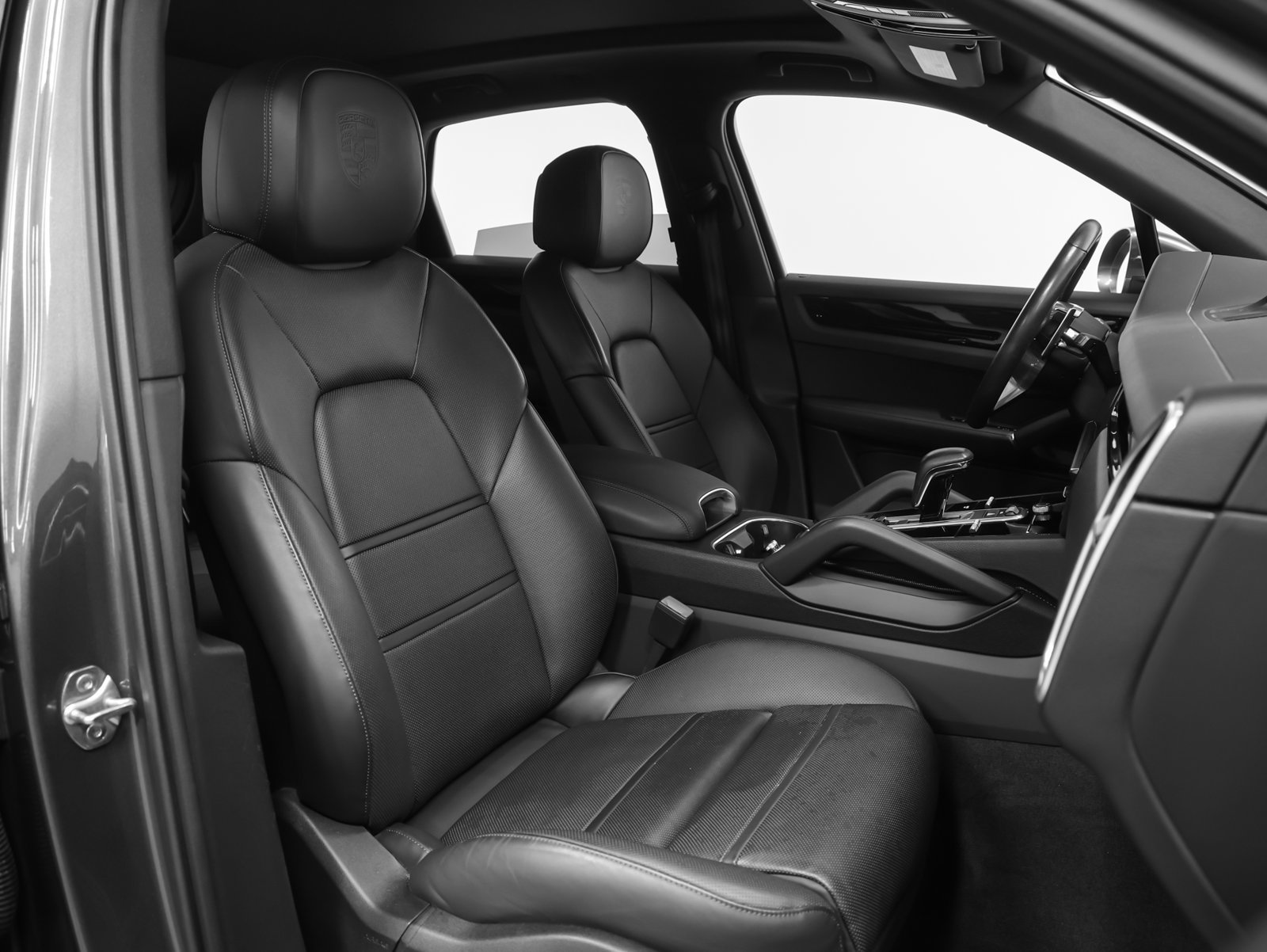 Certified 2023 Porsche Cayenne AWD/4WD image 19