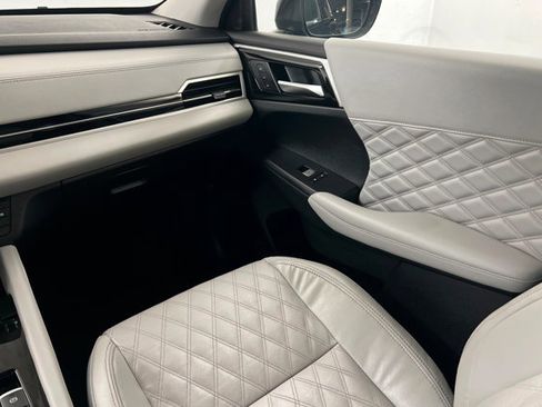 Used 2024 Mitsubishi Outlander 4WD Plug-In Hybrid image 10