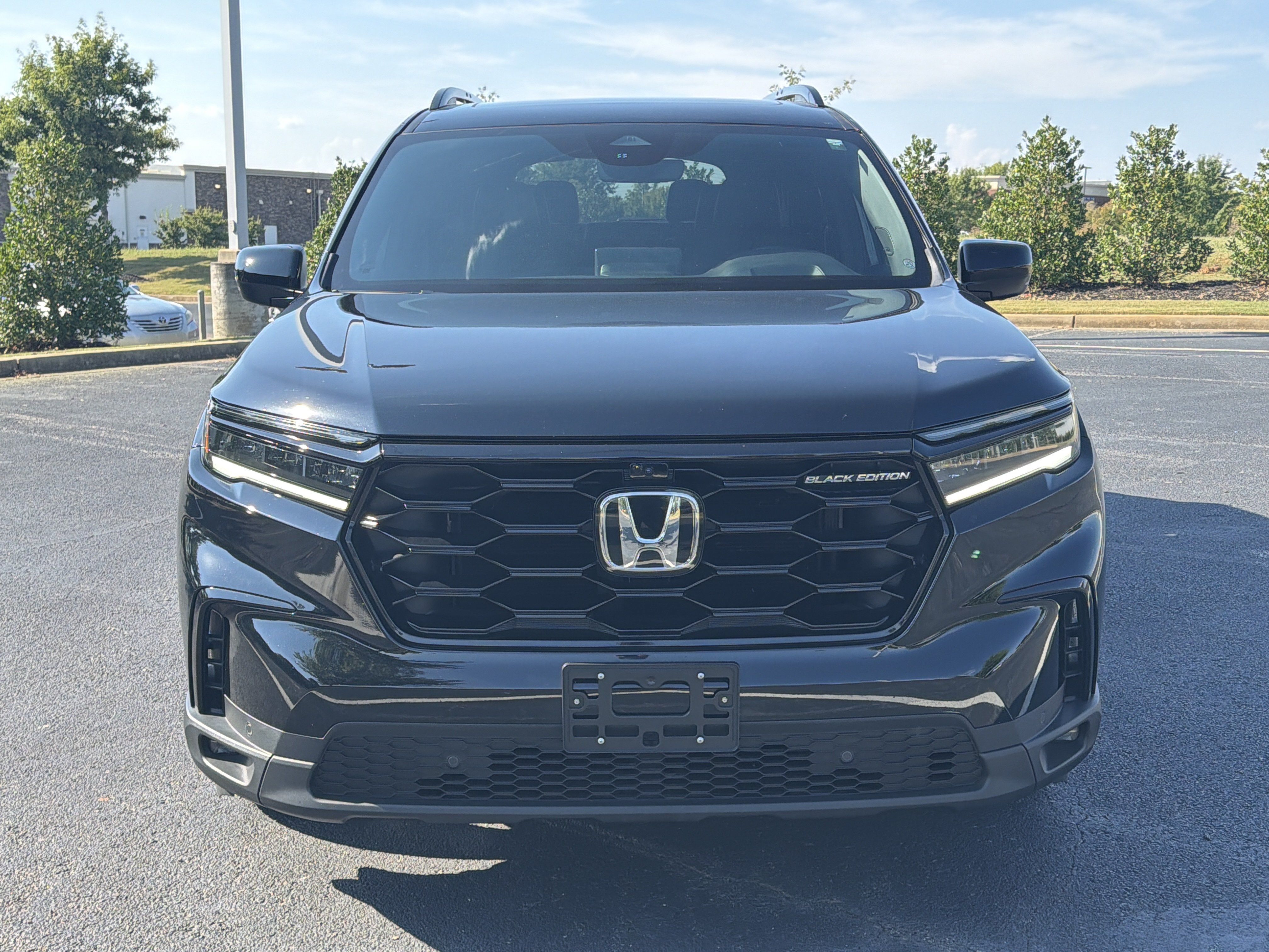 Certified 2025 Honda Pilot Black Edition image 3