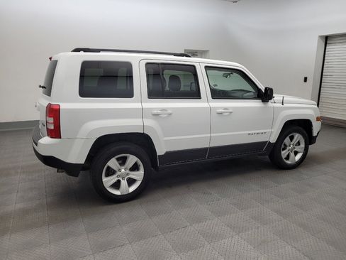 Used 2014 Jeep Patriot Latitude AWD/4WD image 10