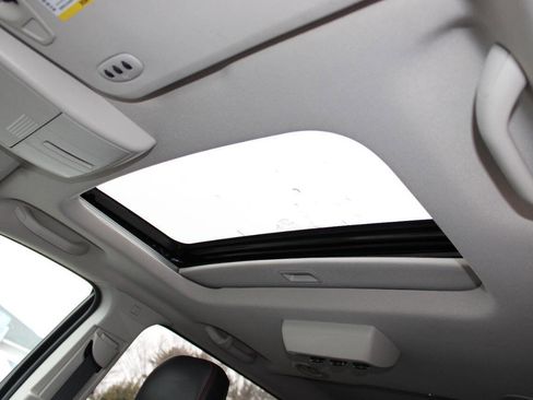 Used 2016 Dodge Journey R/T w/ Driver Convenience Group image 17