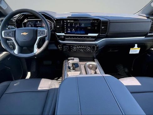 New 2026 Chevrolet Silverado 1500 LTZ w/ LTZ Premium Package AWD/4WD image 5