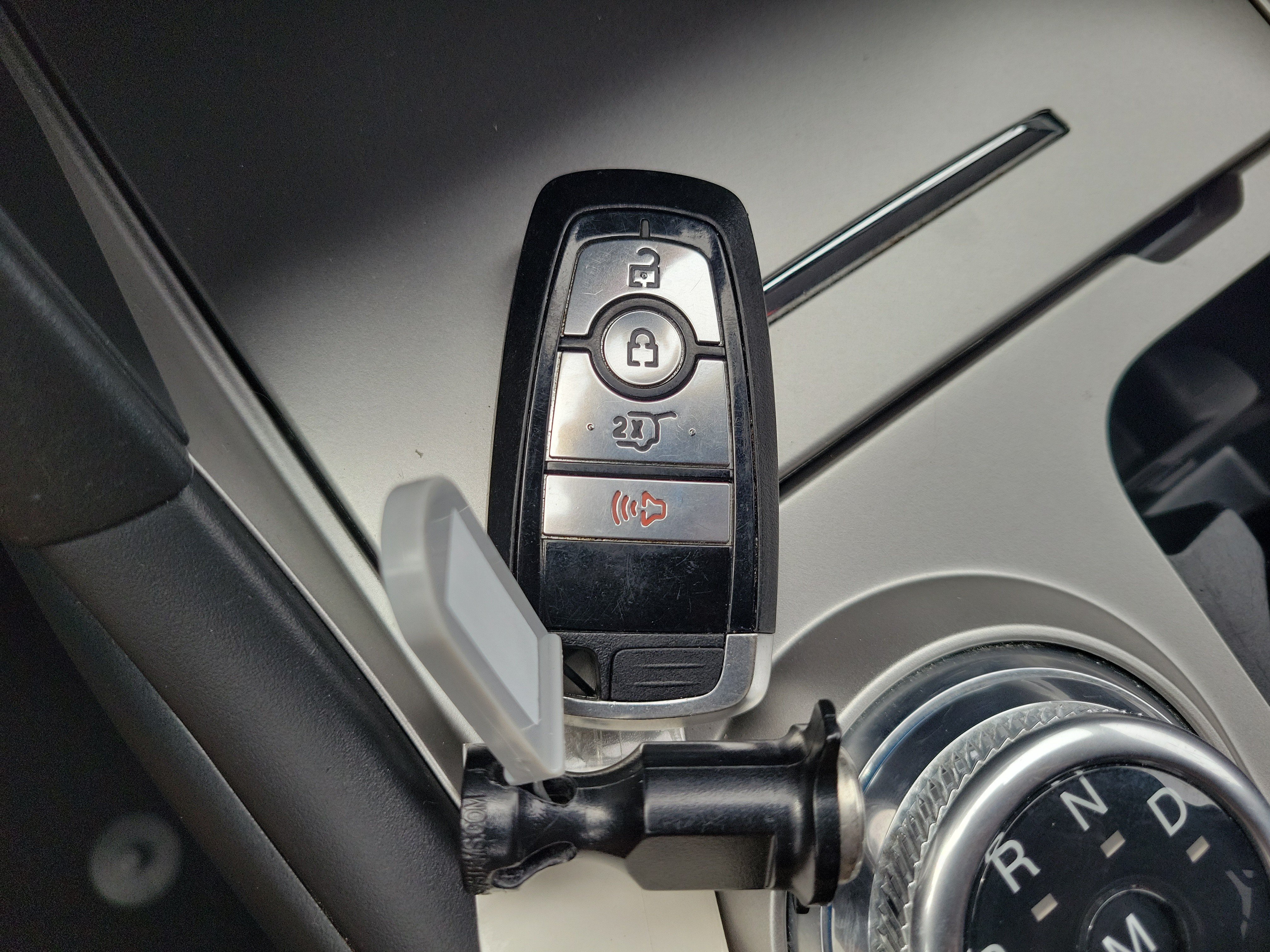 Used 2020 Ford Explorer XLT RWD image 30