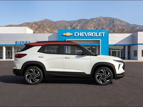 New 2026 Chevrolet TrailBlazer RS w/ Convenience Package FWD image 4