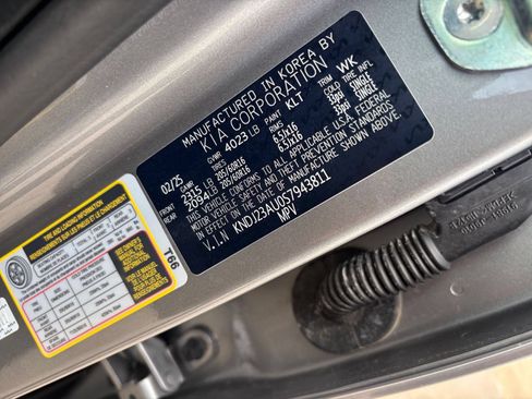 Used 2025 Kia Soul LX w/ LX Technology Package FWD image 27