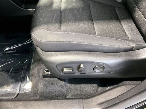 Used 2025 Chevrolet Traverse LT AWD/4WD image 19