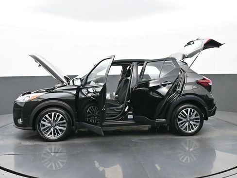 Used 2024 Nissan Kicks SV image 59